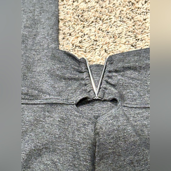 Bombshell Sportswear Victory Leggings - Picture 7 of 7